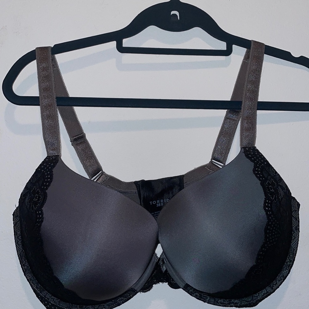 Intimates - Grey lace bra